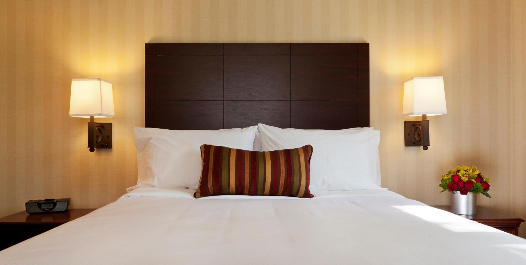 Ivey Spencer Leadership Centre Hotel Лондон Екстериор снимка