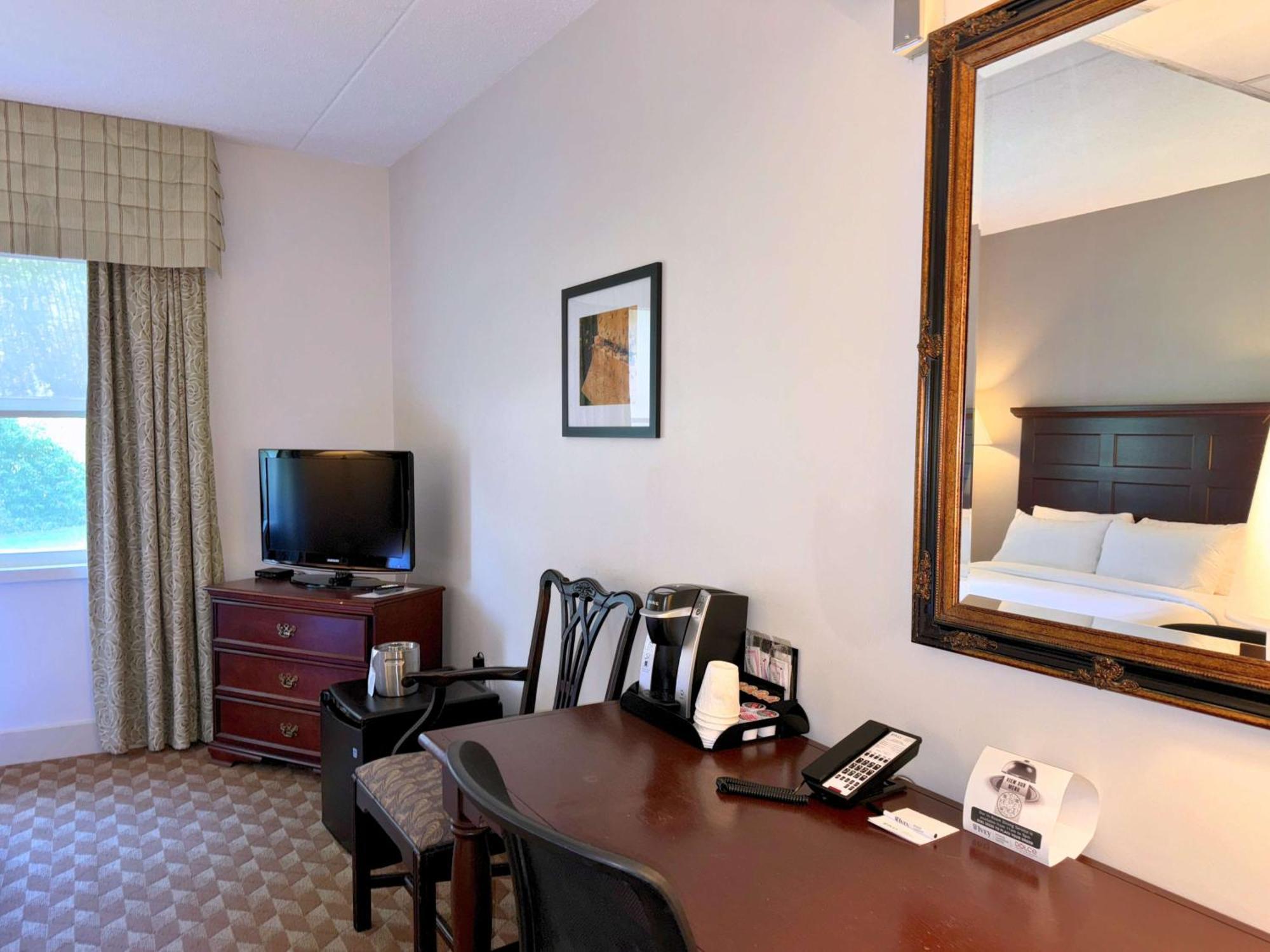 Ivey Spencer Leadership Centre Hotel Лондон Екстериор снимка