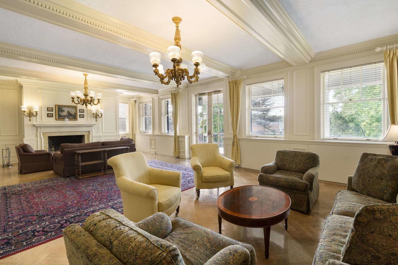 Ivey Spencer Leadership Centre Hotel Лондон Екстериор снимка